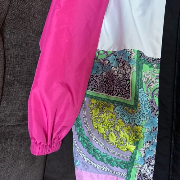 Authentic Versace Pink and White Jacket with Multicolor Accents - Picture 4 of 10